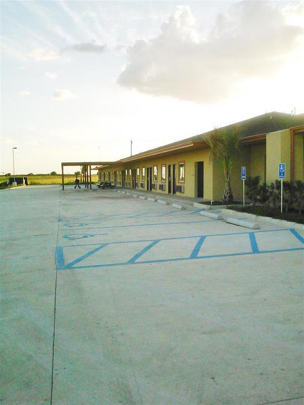 Rodeway Inn Dilley Kültér fotó